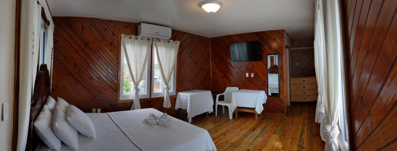 Coral View Beach Resort Utila Ngoại thất bức ảnh