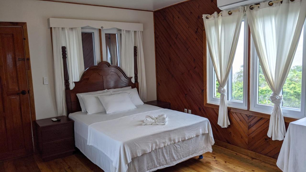 Coral View Beach Resort Utila Ngoại thất bức ảnh