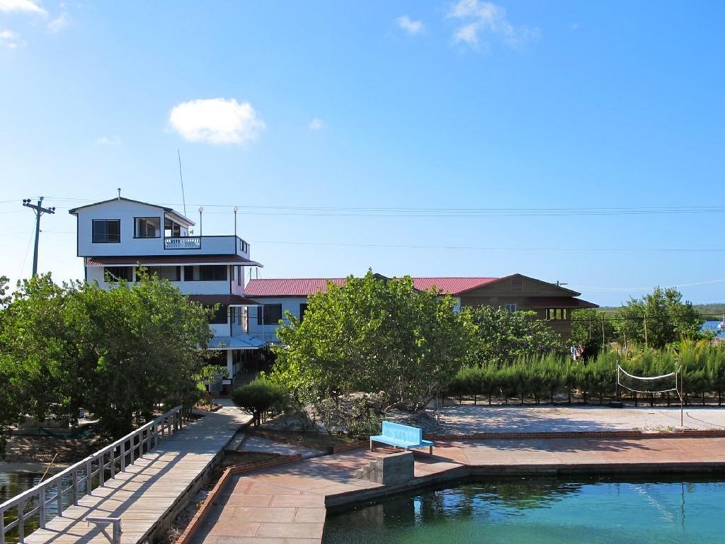 Coral View Beach Resort Utila Ngoại thất bức ảnh